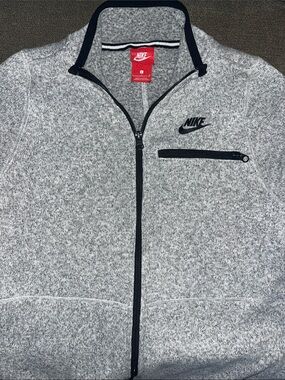 Nike gray & white workout jacket - EUC! $20